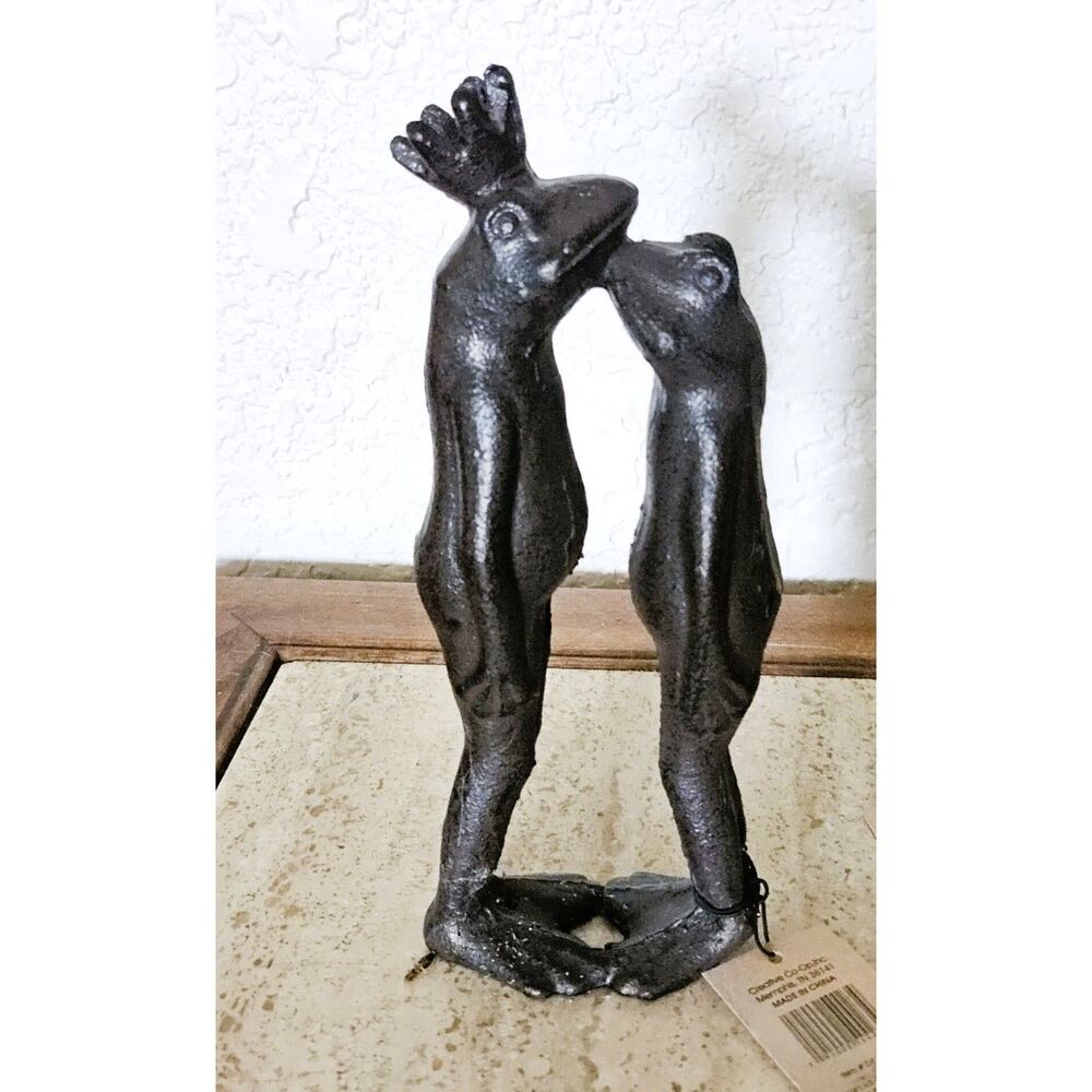 Cast Iron Kissing Frog Prince figurine Garden Statue Door Stop